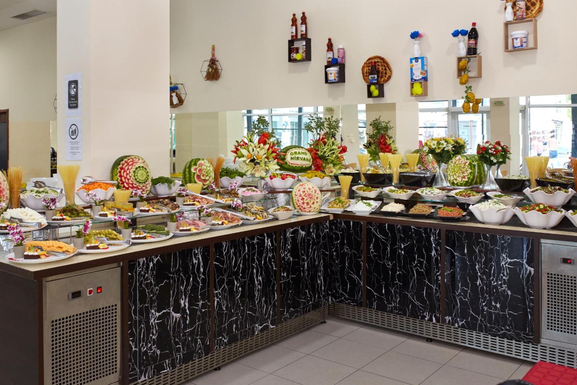 Grand Hotel Nirvana Sunny Beach Exterior foto